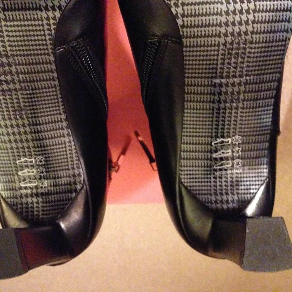 NWT VTG Carolyn Bessette Black Leather Short Boots by Michel Perry - Picture 9 of 16